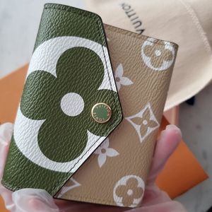 Louis Vuitton Monogram Giant Zoe Kaki Wallet